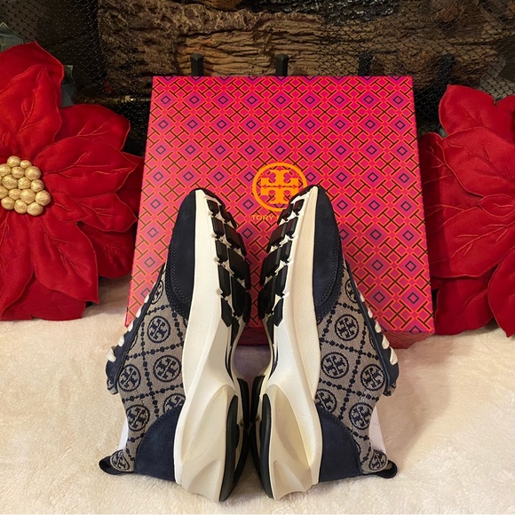 ✨NEW✨TORY BURCH T MONOGRAM GOOD LUCK TRAINER - Picture 9 of 9